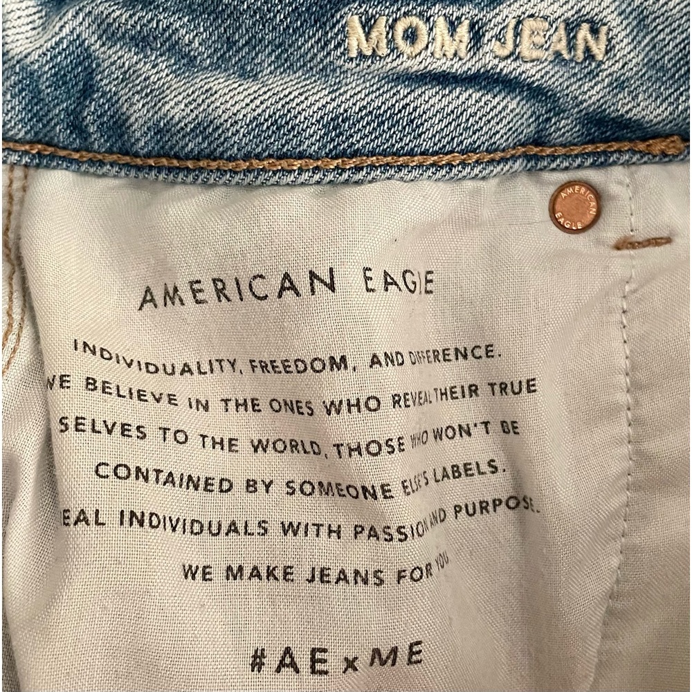 AE Ripped Mom Jean - Picture 4 of 9